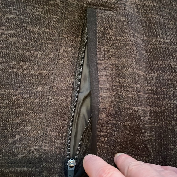 Alabama Johnnie-O zipper vest. Heather charcoal/black - Picture 5 of 10